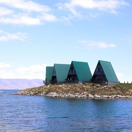 Noy Land Resort Sevan Bagian luar foto